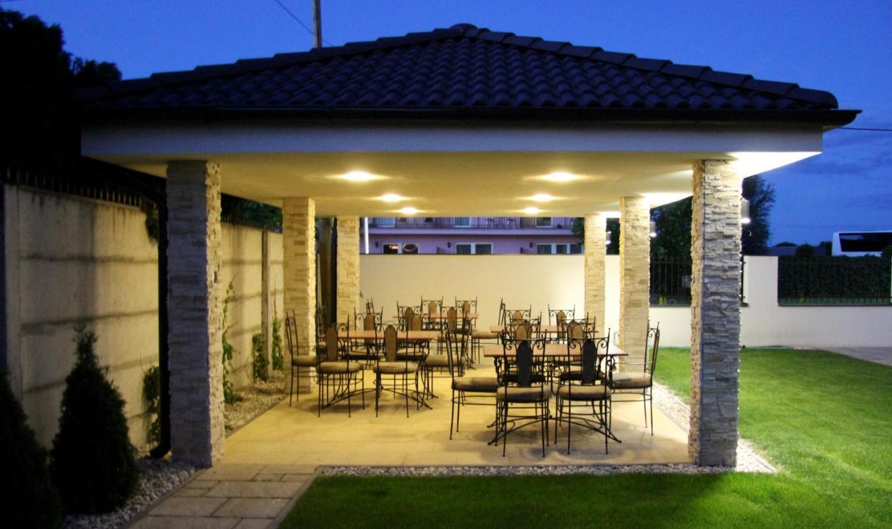Jazmin Apartmany Veľký Meder 외부 사진